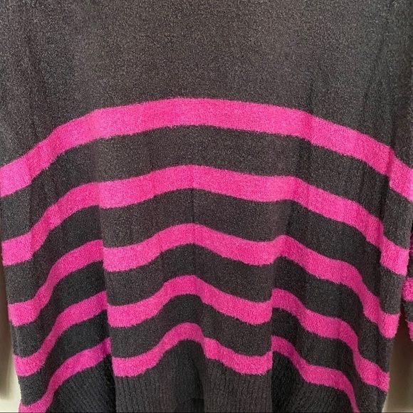 Vince Camuto NWOT Gray Striped Mockneck Sweater - Picture 6 of 8